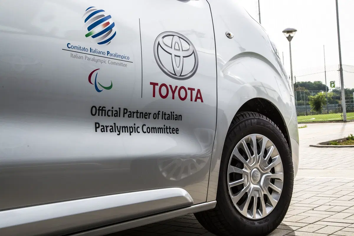 Toyota, consegnati 3 Proace Verso al Comitato Paralimpico Italiano (2)