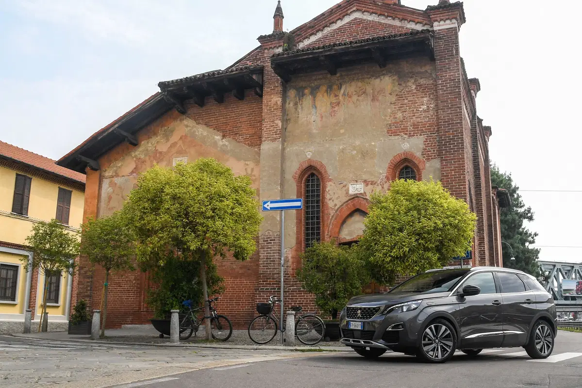 Novità Peugeot 3008, Cambio EAT8 sulle motorizzazioni Euro6.2 (5)