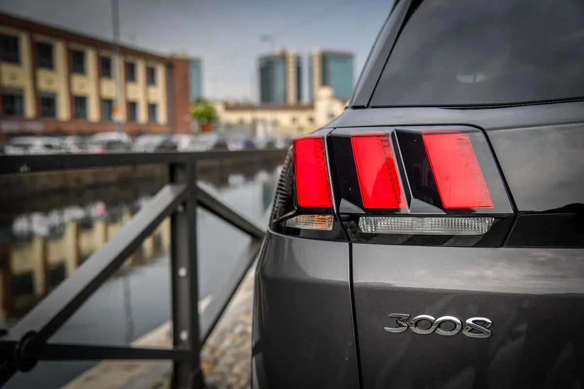 Novità Peugeot 3008, Cambio EAT8 sulle motorizzazioni Euro6.2 (3)
