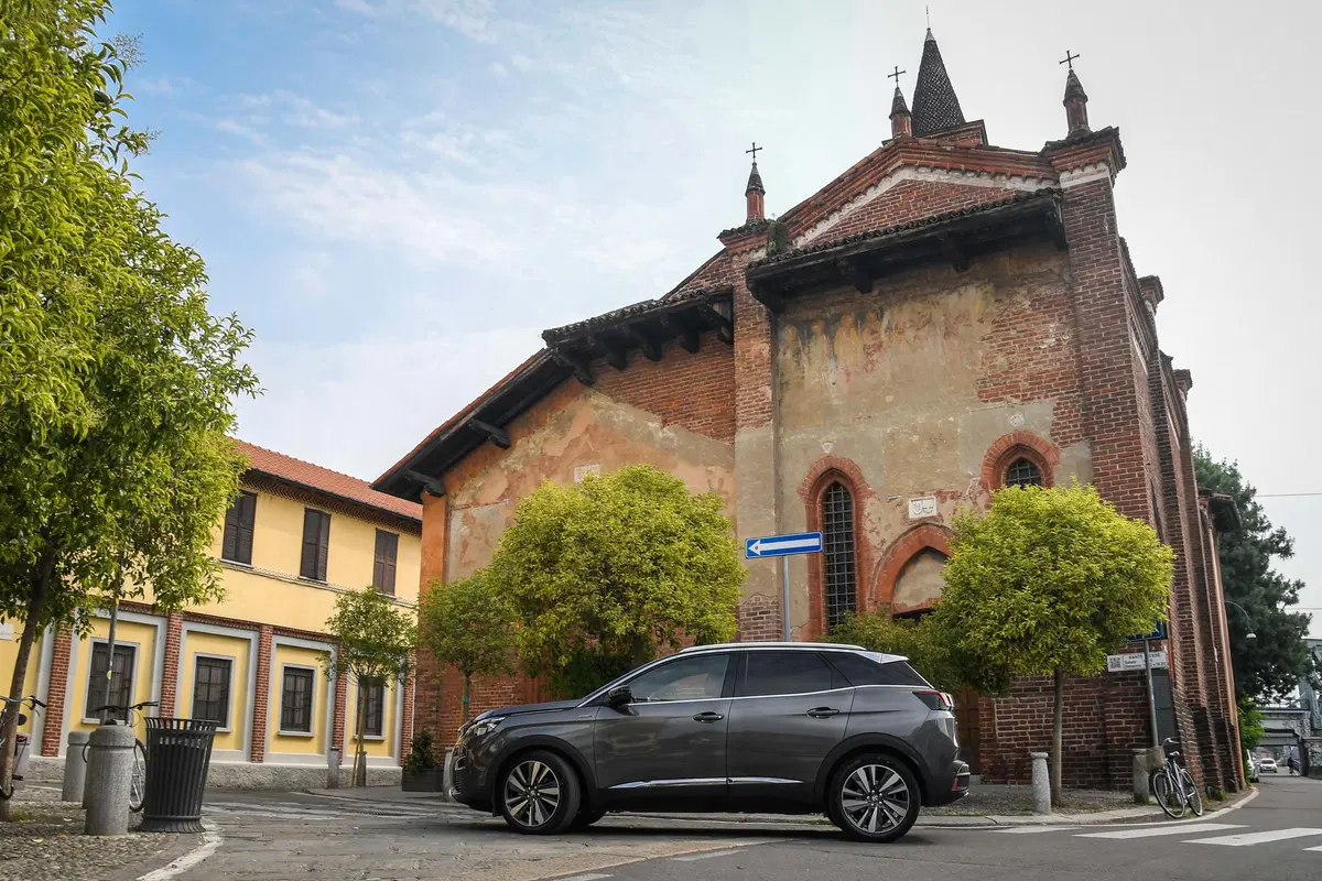 Novità Peugeot 3008, Cambio EAT8 sulle motorizzazioni Euro6.2 (10)