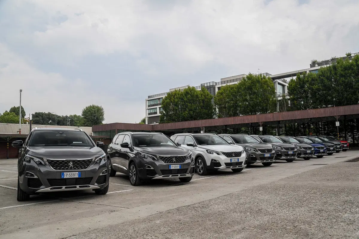 Novità Peugeot 3008, Cambio EAT8 sulle motorizzazioni Euro6.2 (11)