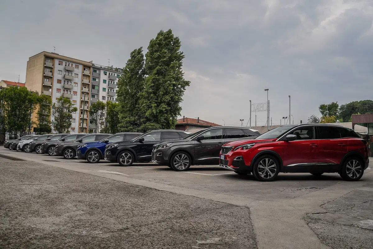 Novità Peugeot 3008, Cambio EAT8 sulle motorizzazioni Euro6.2 (13)
