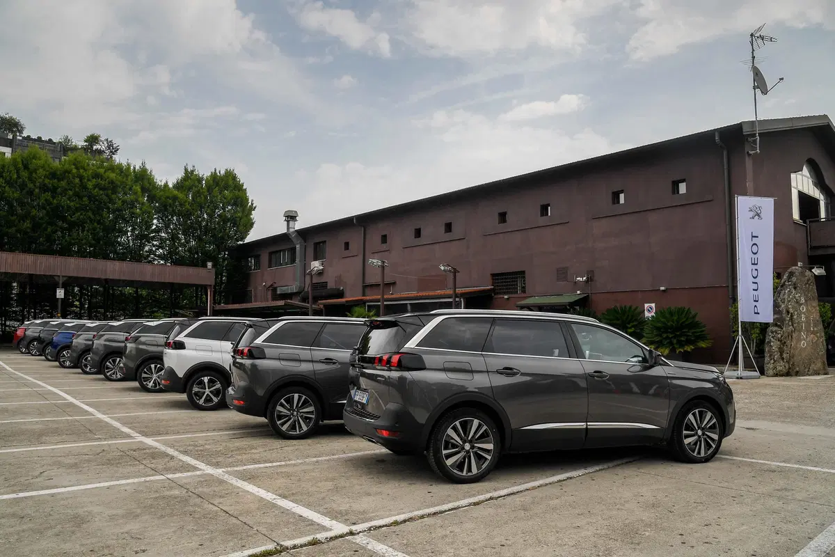 Novità Peugeot 3008, Cambio EAT8 sulle motorizzazioni Euro6.2 (18)