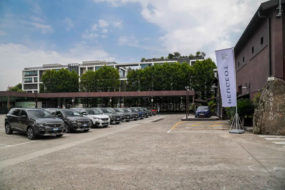 Novità Peugeot 3008, Cambio EAT8 sulle motorizzazioni Euro6.2 (24)