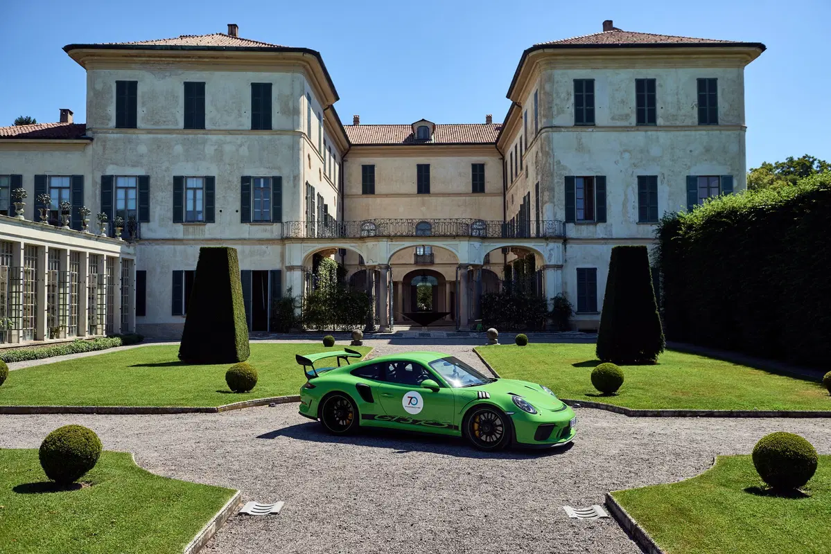 Porsche 911 GT3 RS: emozioni anche sfilando sul lago (4)
