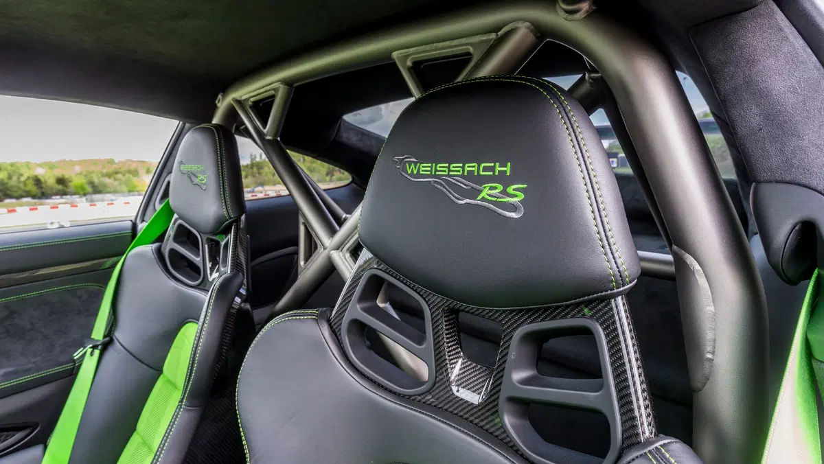Porsche 911 GT3 RS: emozioni anche sfilando sul lago (24)