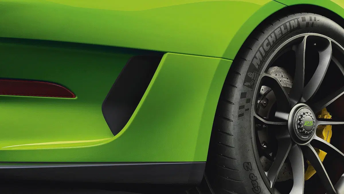 Porsche 911 GT3 RS: emozioni anche sfilando sul lago (25)