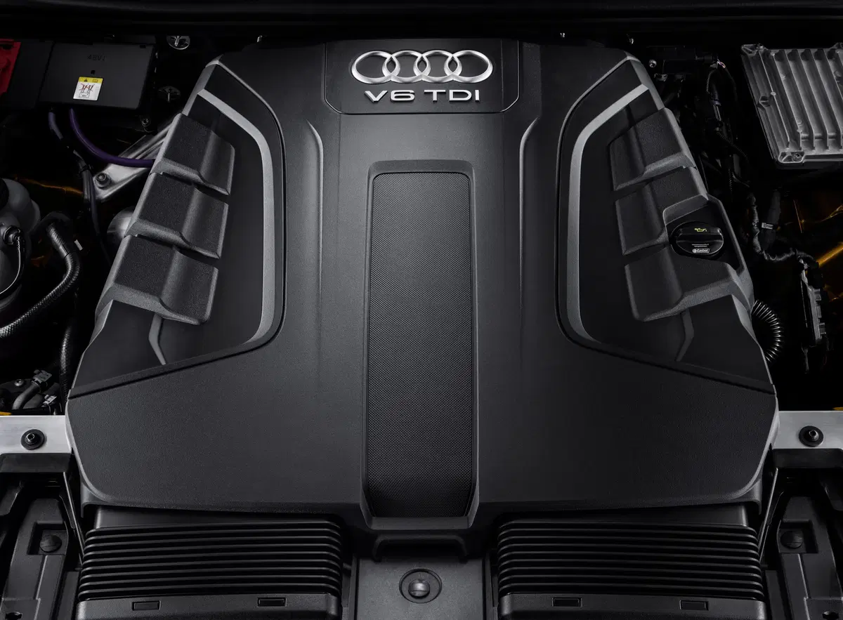 Audi Q8, il Luxury SUV con design da coupé che sfida BMW X7 [Video] (8)