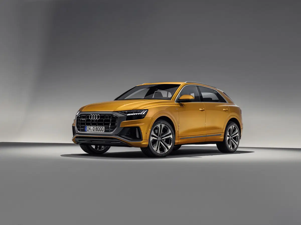 Audi Q8, il Luxury SUV con design da coupé che sfida BMW X7 [Video] (17)