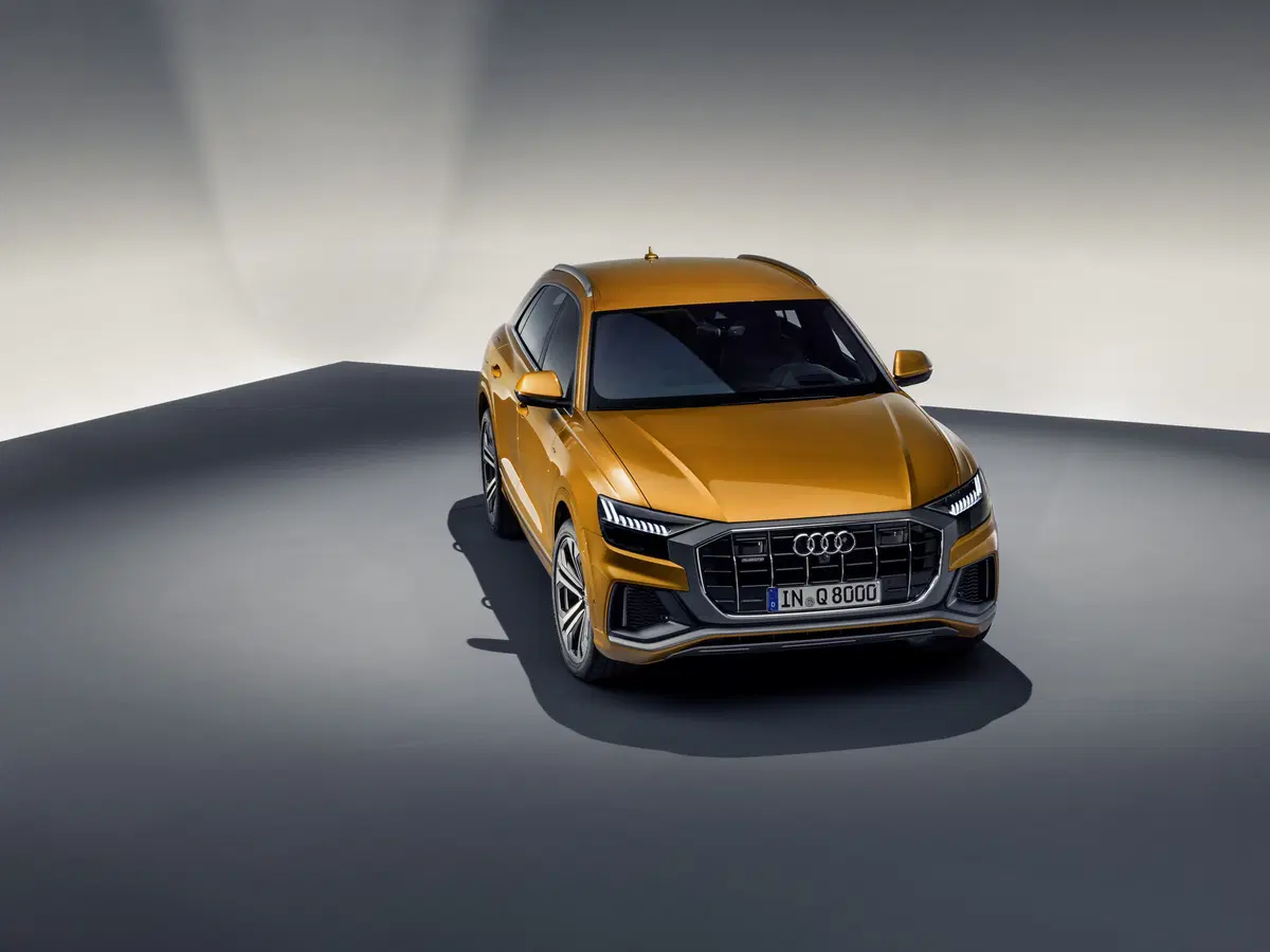 Audi Q8, il Luxury SUV con design da coupé che sfida BMW X7 [Video] (20)