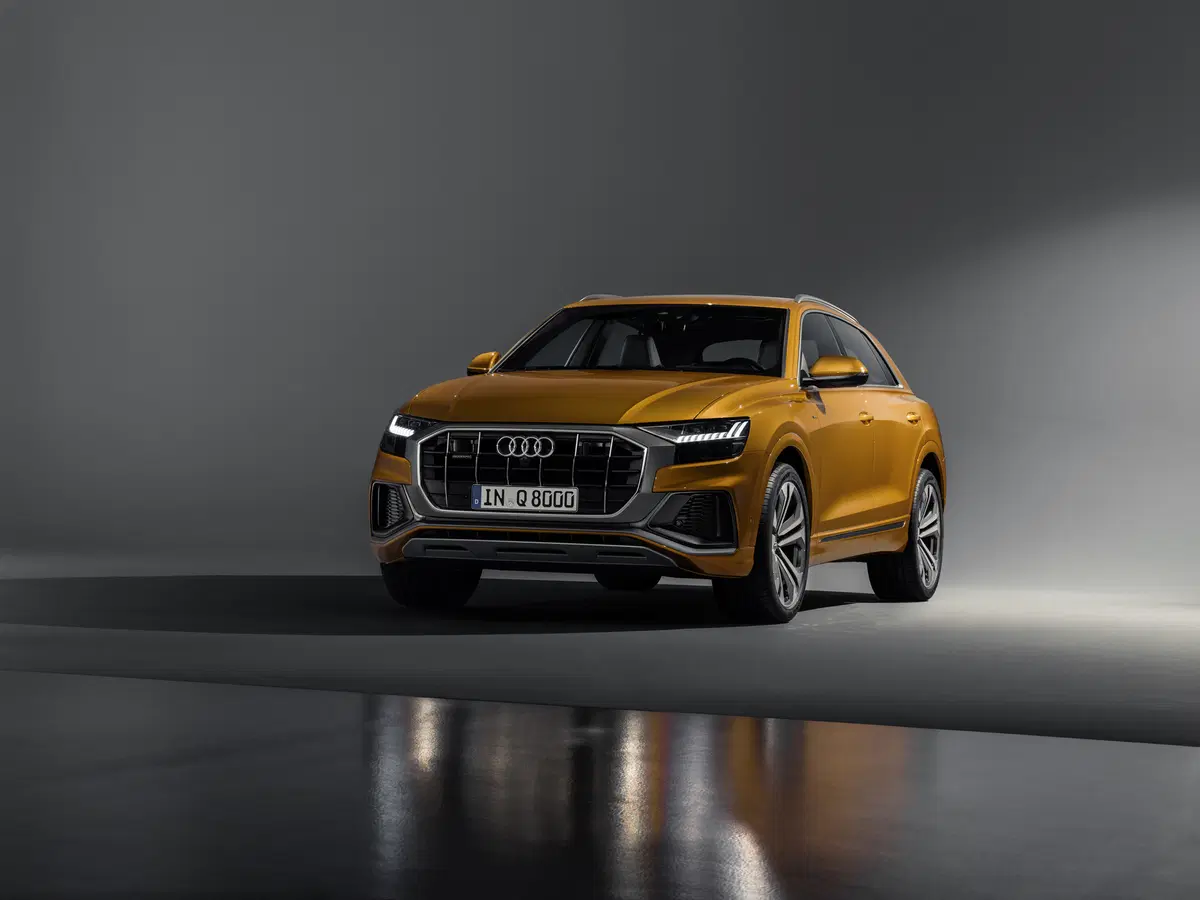 Audi Q8, il Luxury SUV con design da coupé che sfida BMW X7 [Video] (23)