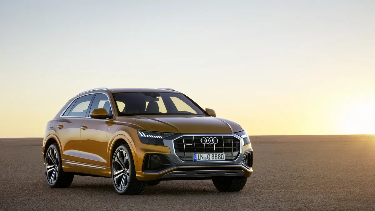 Audi Q8, il Luxury SUV con design da coupé che sfida BMW X7 [Video] (26)