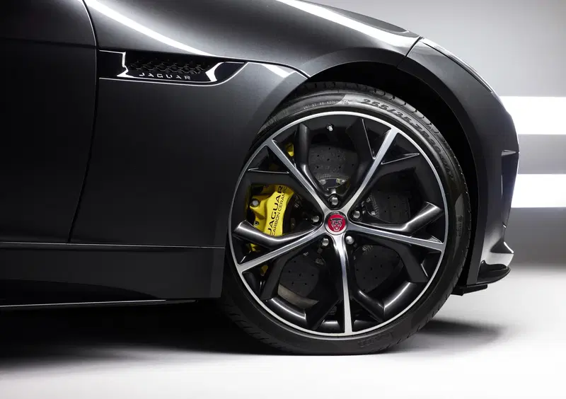 Jaguar F-Type Coupé (2014-25) (23)