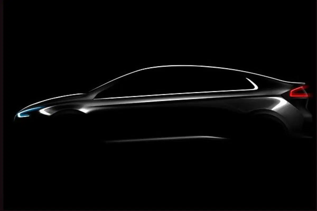 Hyundai Ioniq: ecco la rivale della Prius (7)