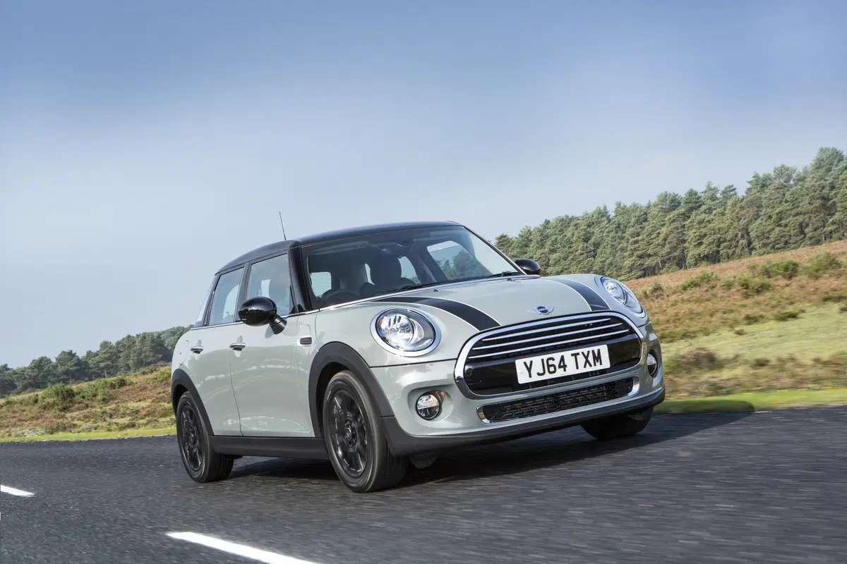 MINI Mini 2.0 Cooper S Yours 5 porte (7)