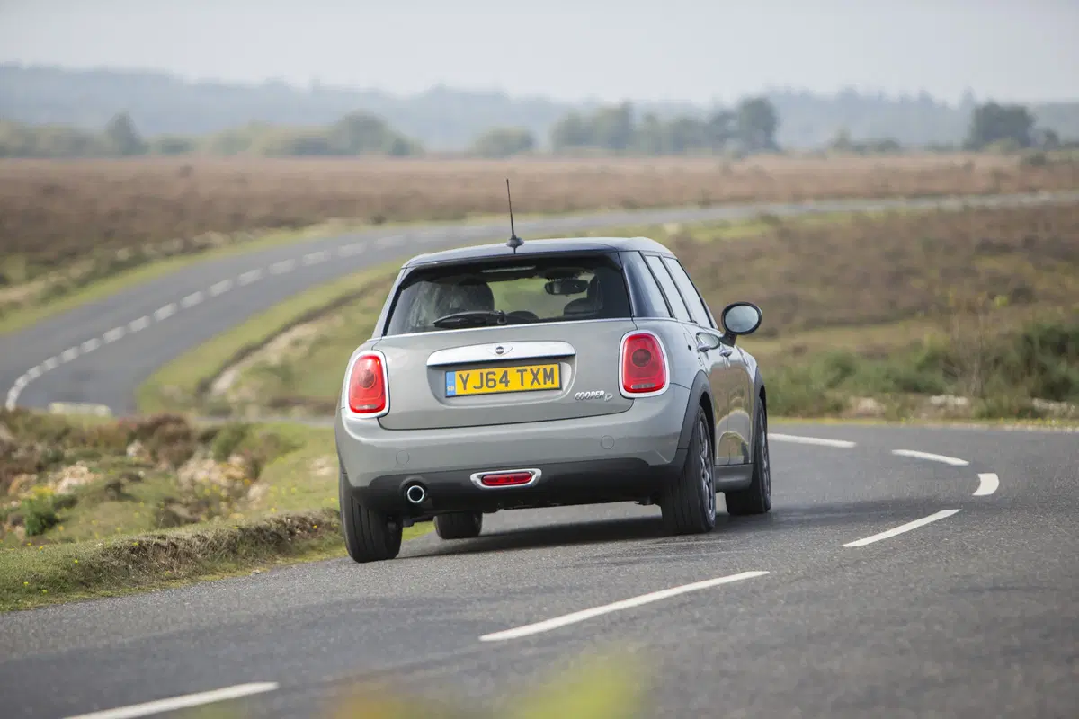 MINI Mini 2.0 Cooper S Yours 5 porte (10)