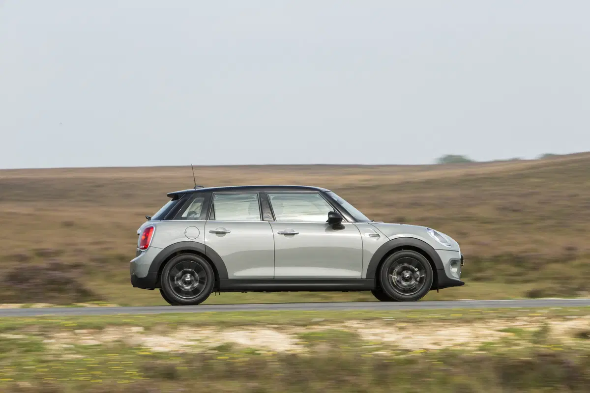 MINI Mini 2.0 Cooper S Yours 5 porte (2)