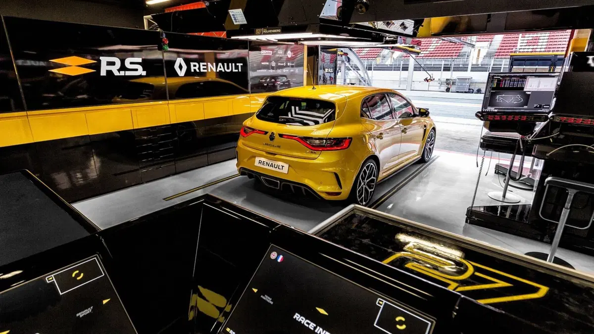 Renault Megane RS Trophy, la compatta da pista [video] (4)