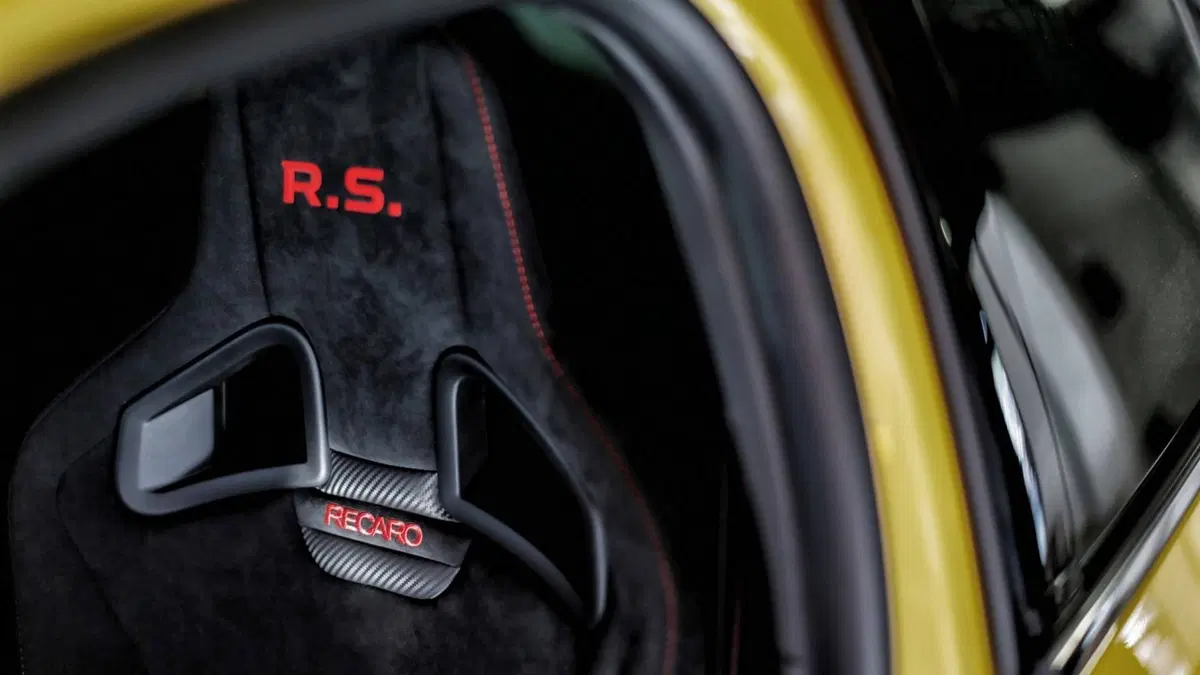 Renault Megane RS Trophy, la compatta da pista [video] (9)