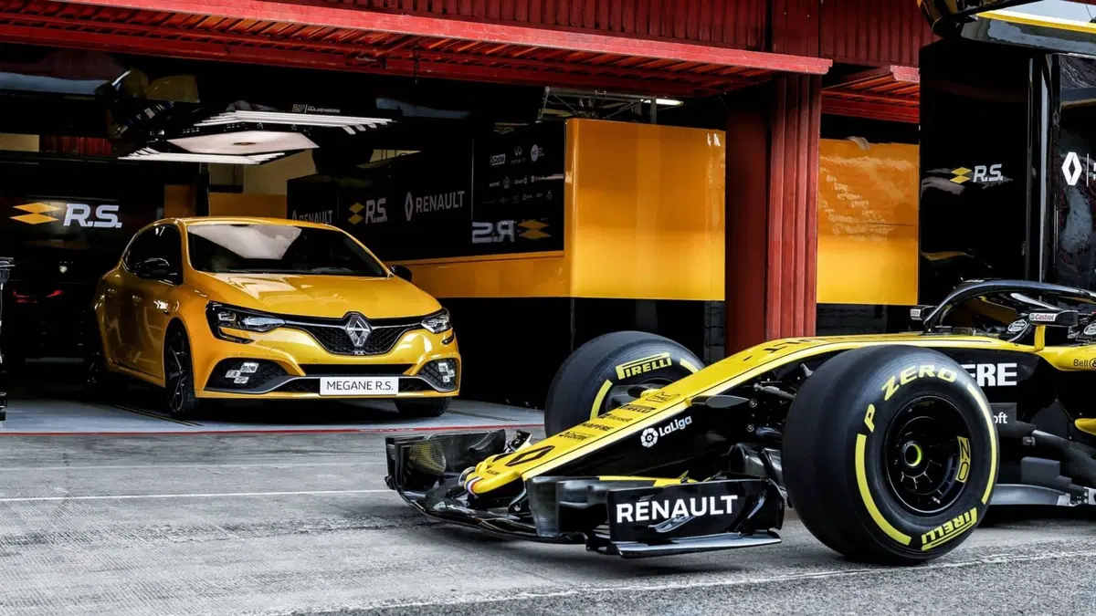 Renault Megane RS Trophy, la compatta da pista [video] (6)