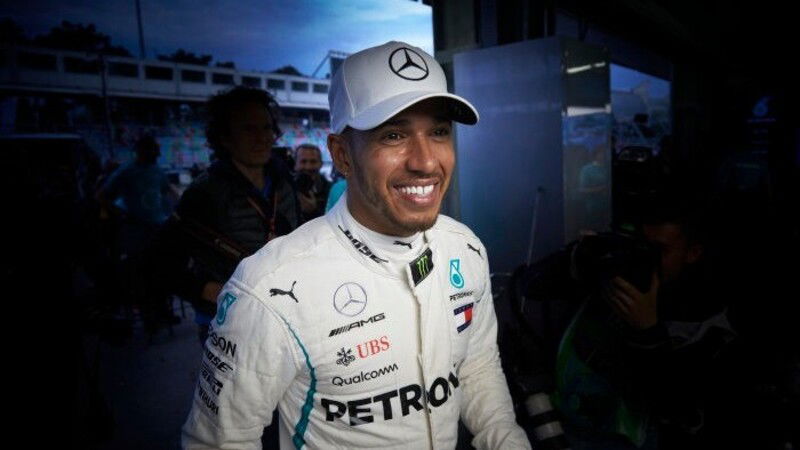 Lewis Hamilton con Mercedes fino al 2020