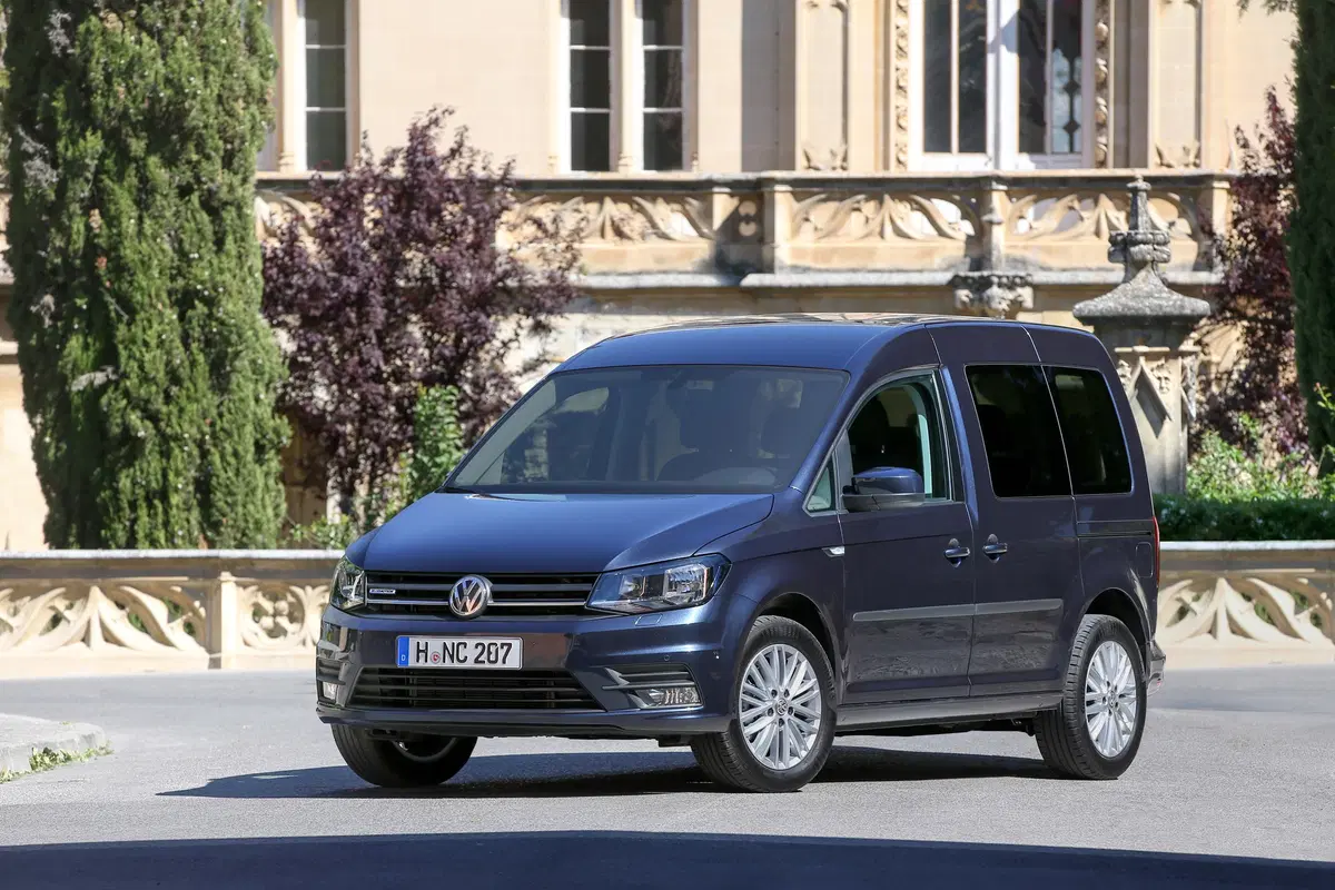 Volkswagen Caddy 1.4 TSI DSG Trendline (27)