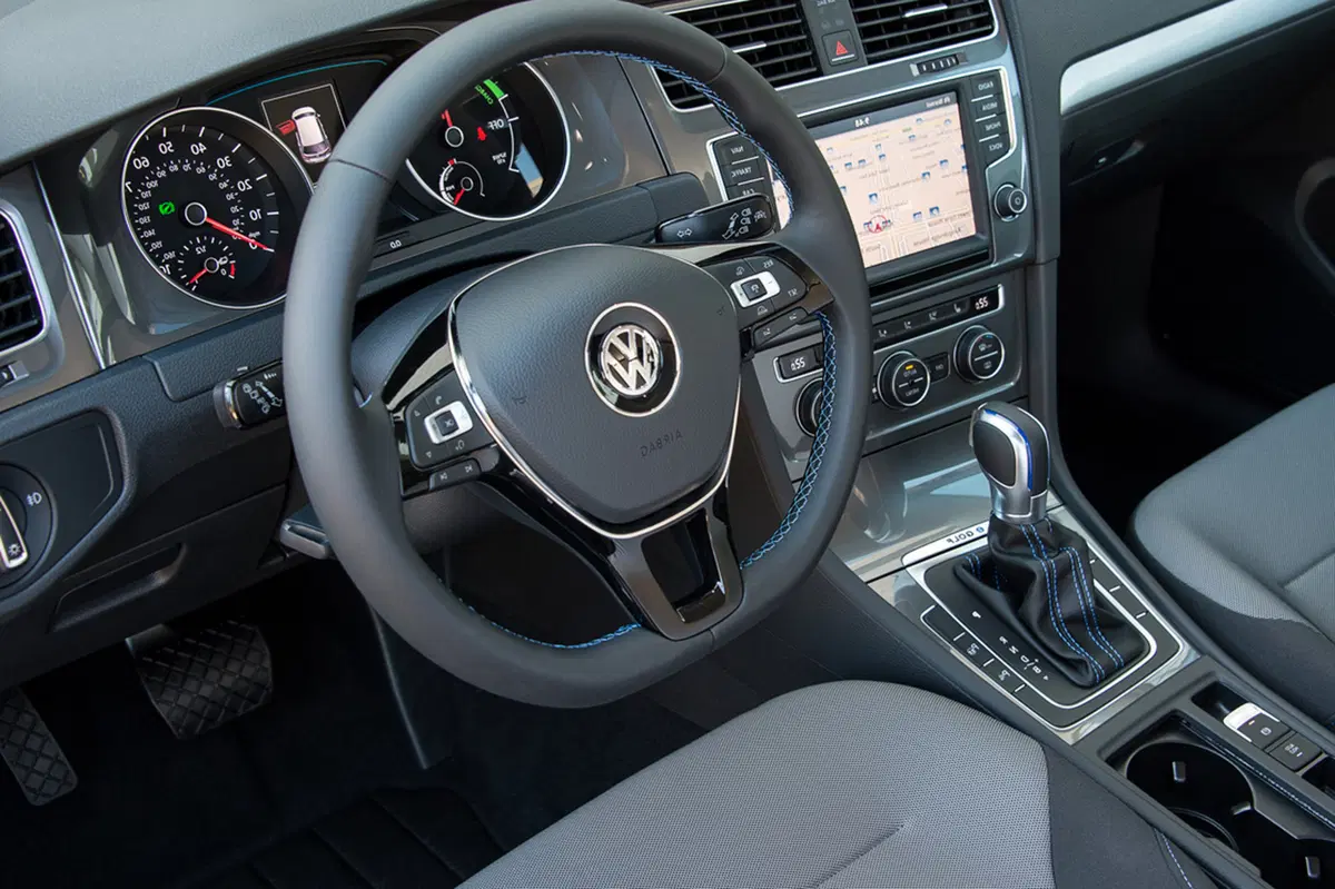 Volkswagen e-Golf (2014-21) (15)