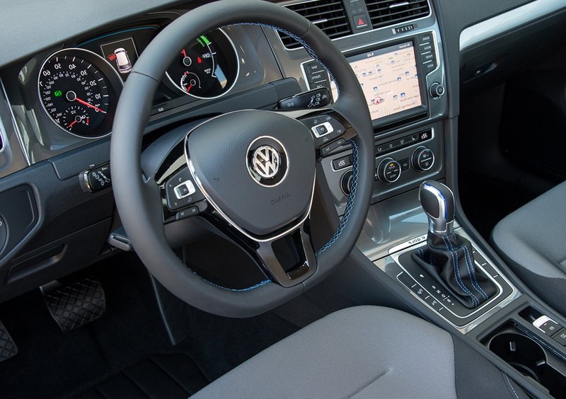 Volkswagen e-Golf (2014-21) (15)