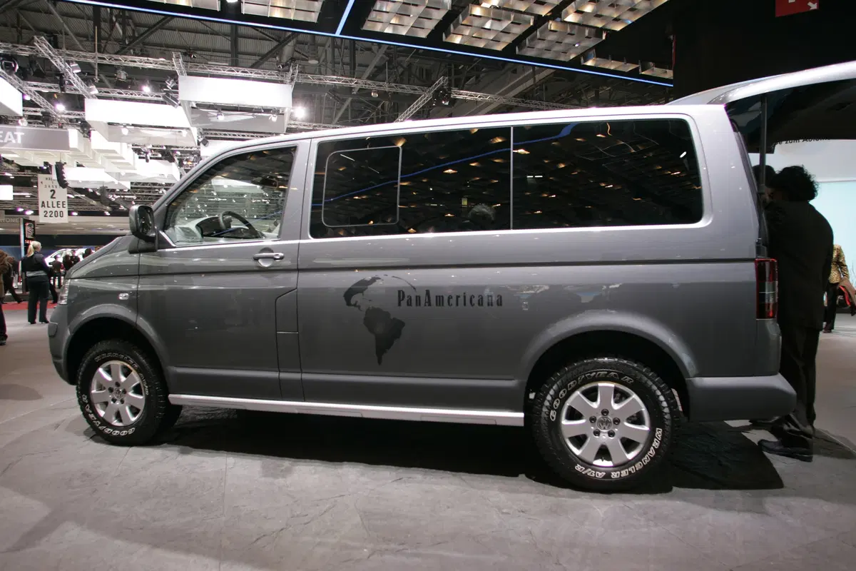 Volkswagen Multivan 2.0 TDI 150CV DSG Generation Six (21)