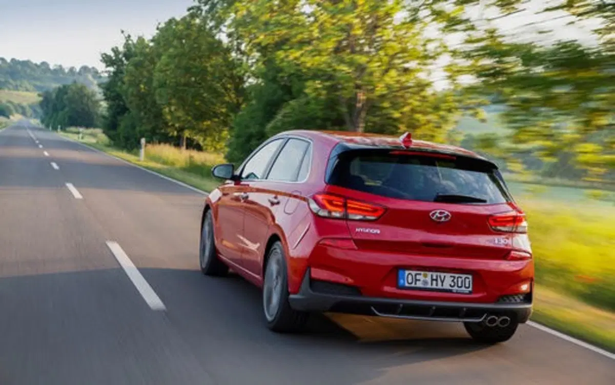 La Hyundai i30 N Line approda in Europa: 1.4 T-GDI o 1.6 CRDi (2)