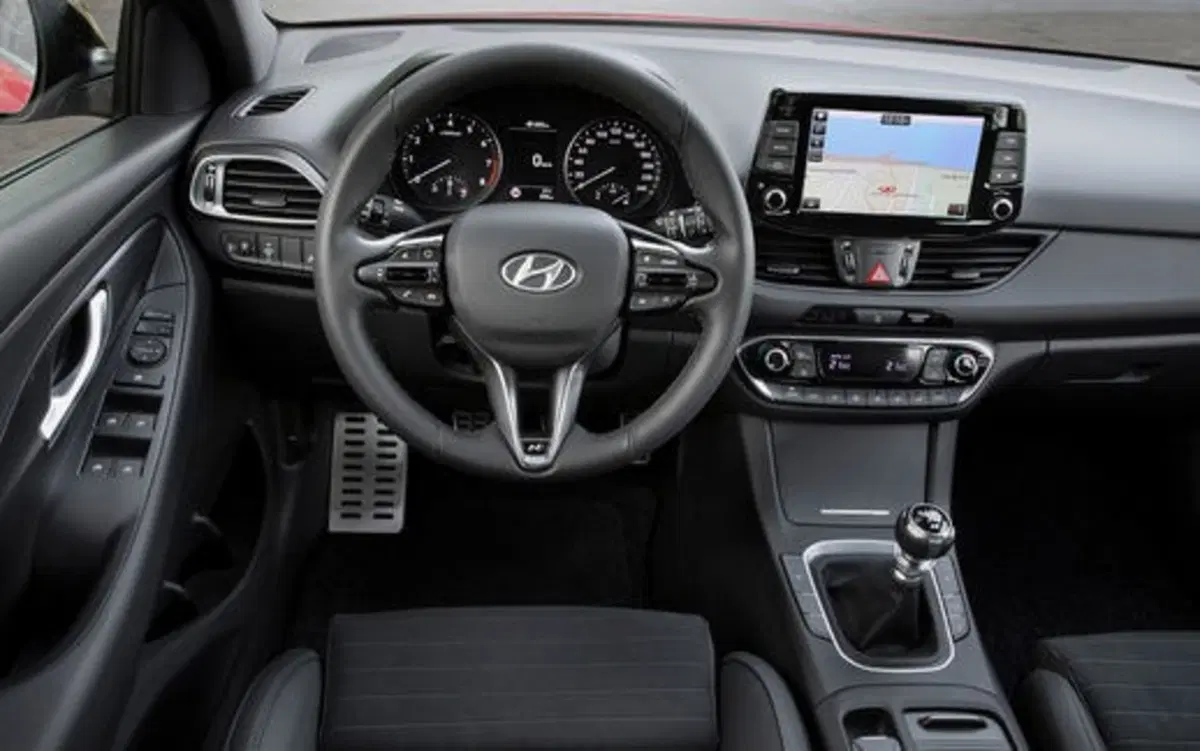 La Hyundai i30 N Line approda in Europa: 1.4 T-GDI o 1.6 CRDi (7)