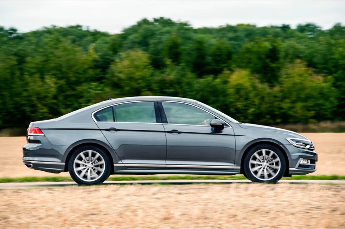 Volkswagen Passat (2014-21) (23)