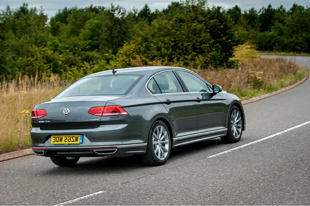 Volkswagen Passat (2014-21) (25)