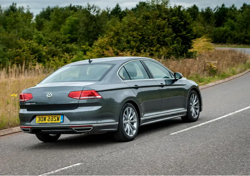 Volkswagen Passat (2014-21) (25)