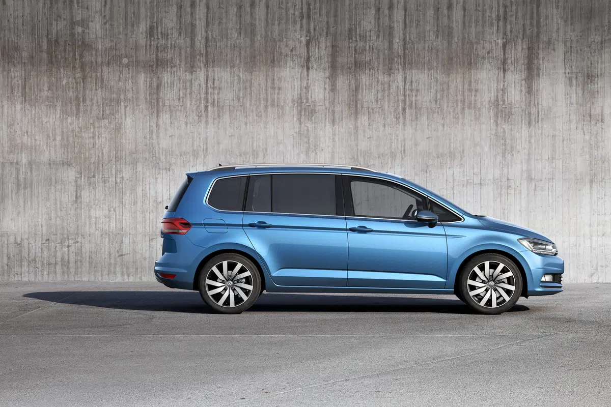 Volkswagen Touran 2.0 TDI 115 CV SCR Business BlueMotion Technology (9)