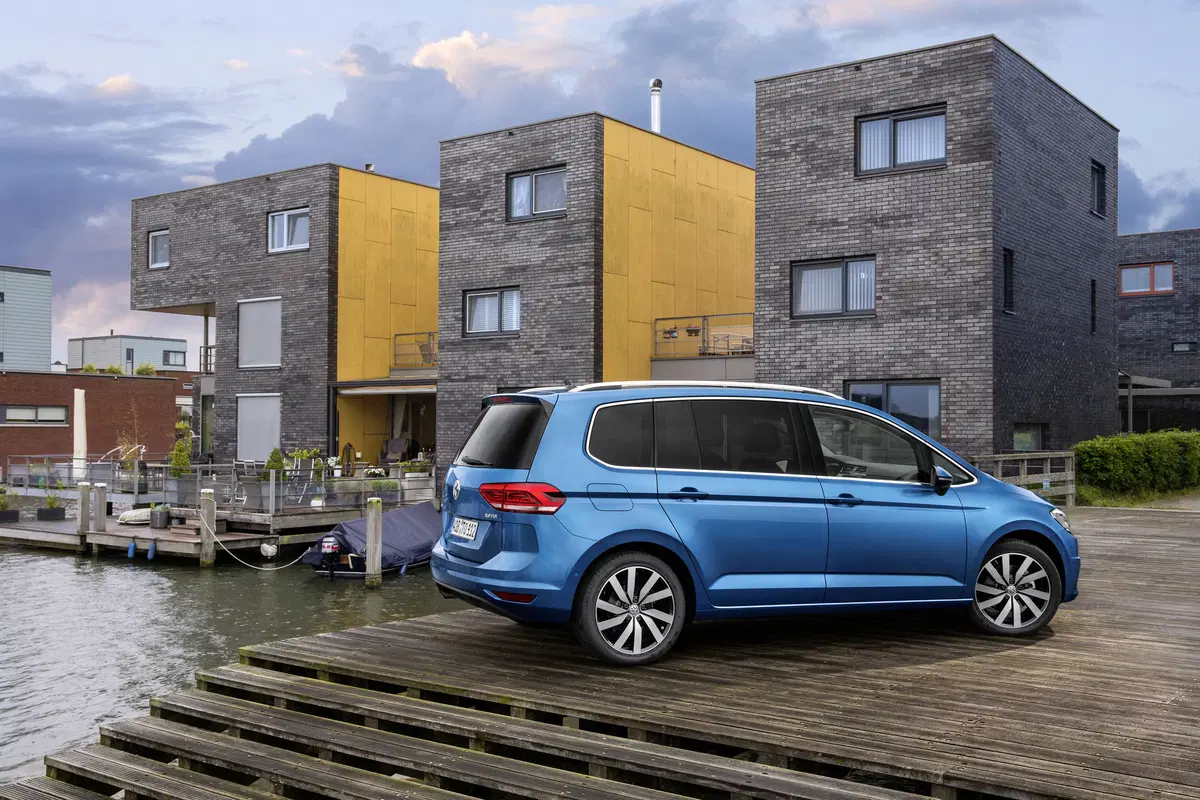 Volkswagen Touran 2.0 TDI 115 CV SCR Business BlueMotion Technology (23)