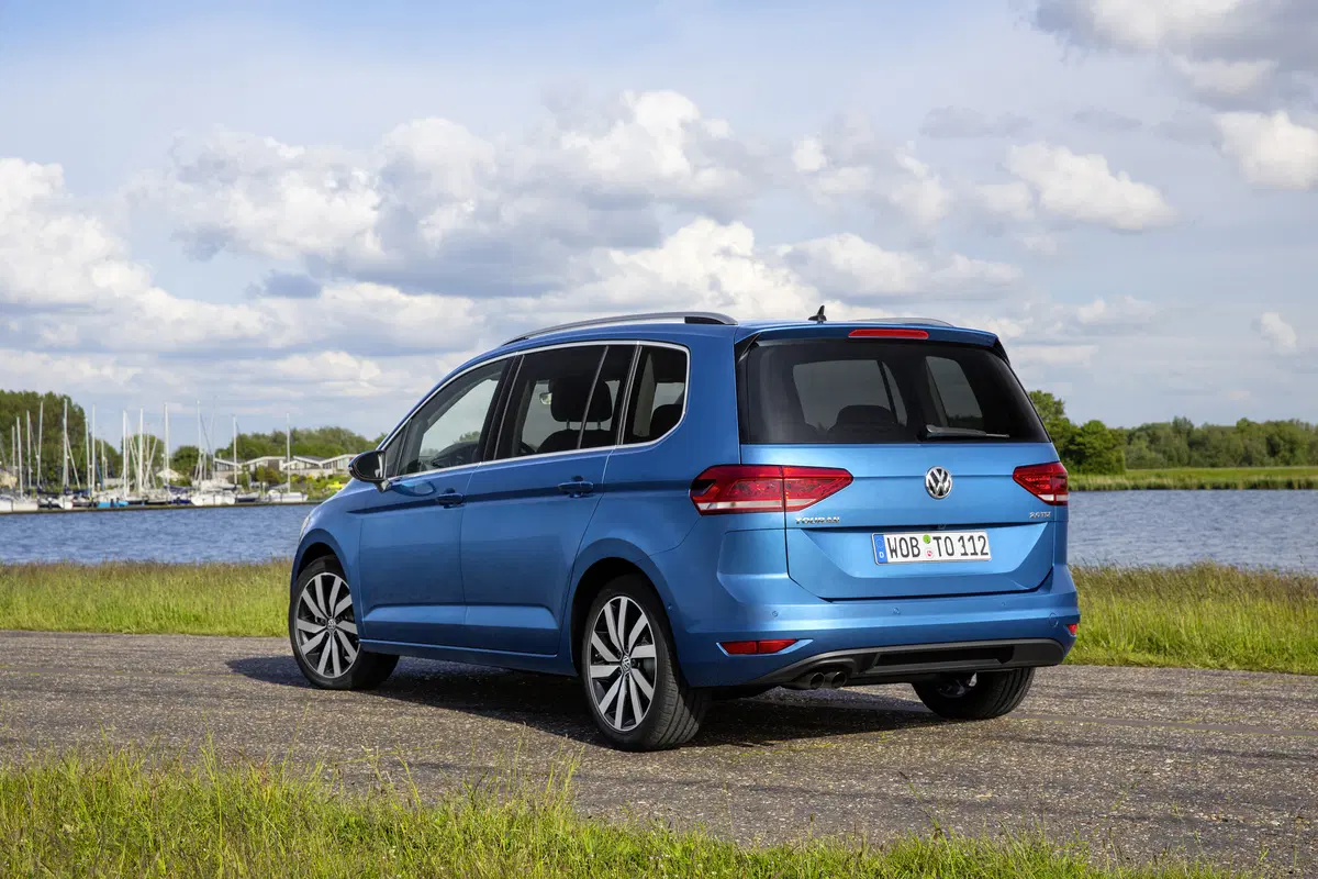 Volkswagen Touran 2.0 TDI 115 CV SCR Business BlueMotion Technology (4)