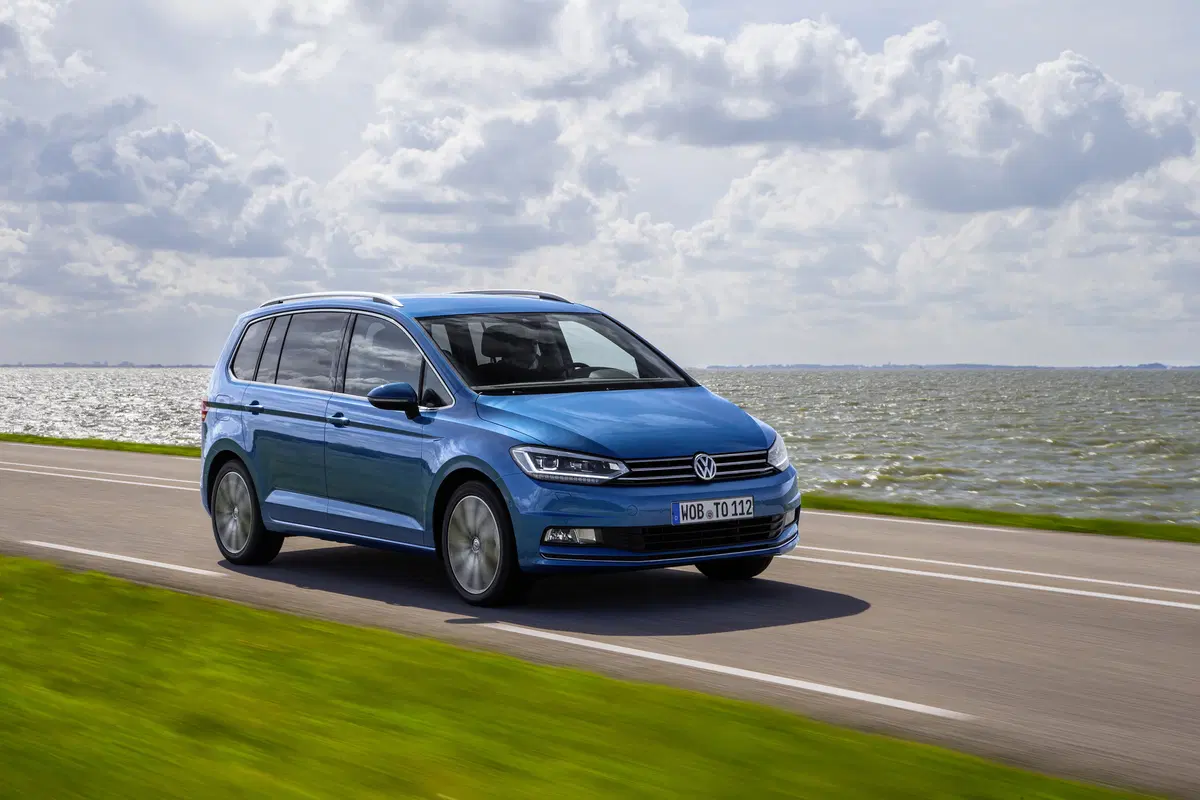 Volkswagen Touran 2.0 TDI 115 CV SCR Business BlueMotion Technology (8)