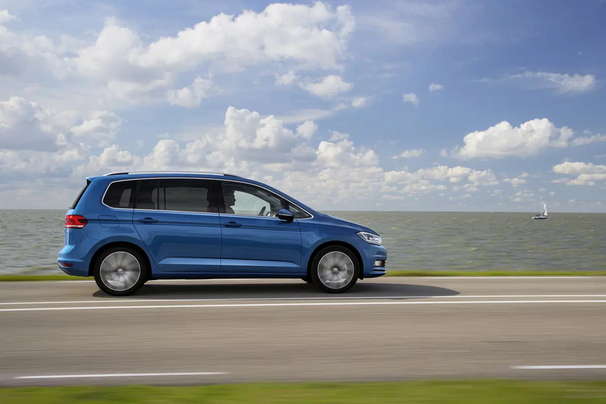 Volkswagen Touran 2.0 TDI 115 CV SCR Business BlueMotion Technology (2)