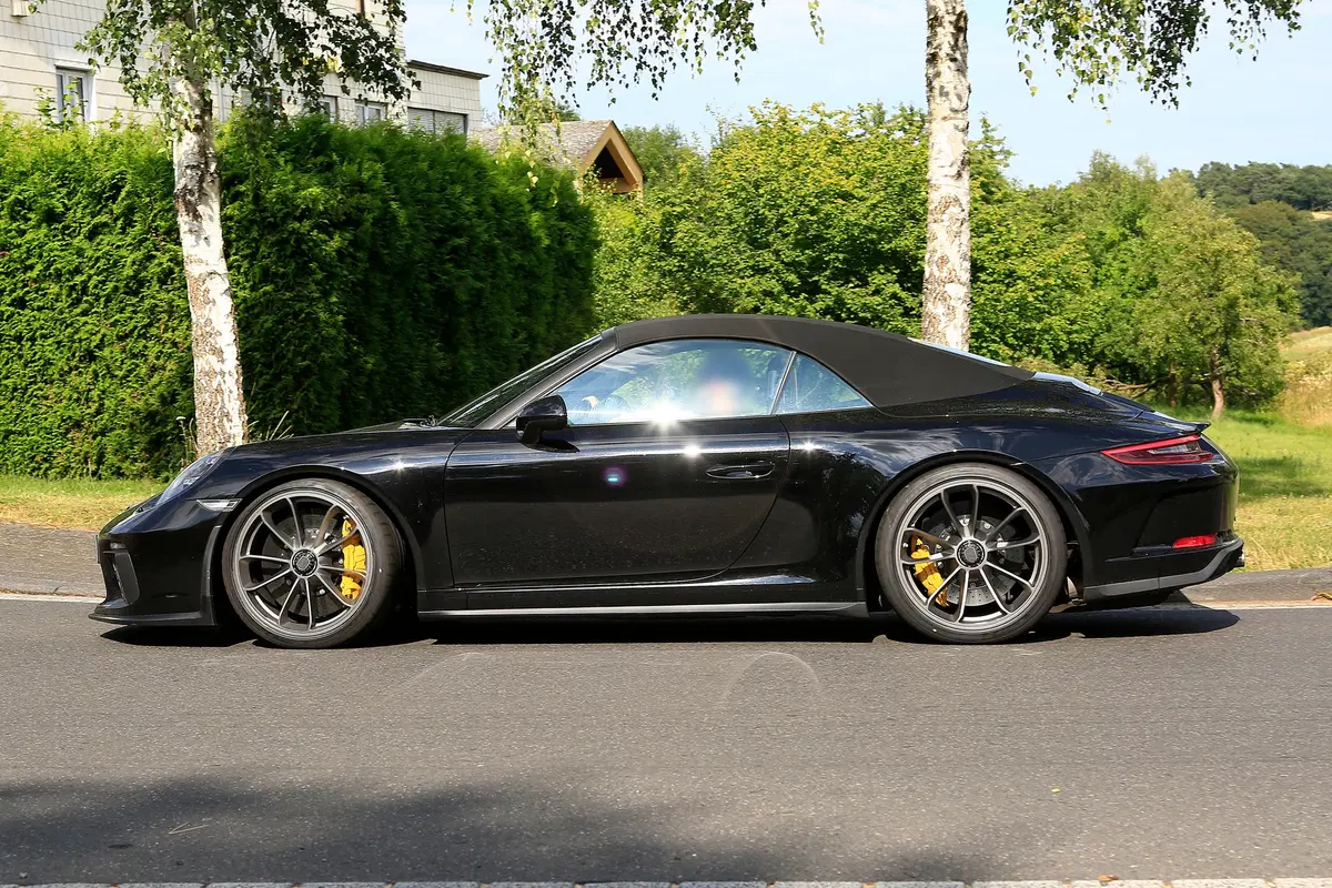 Porsche GT3 spider? Yes please!  (3)
