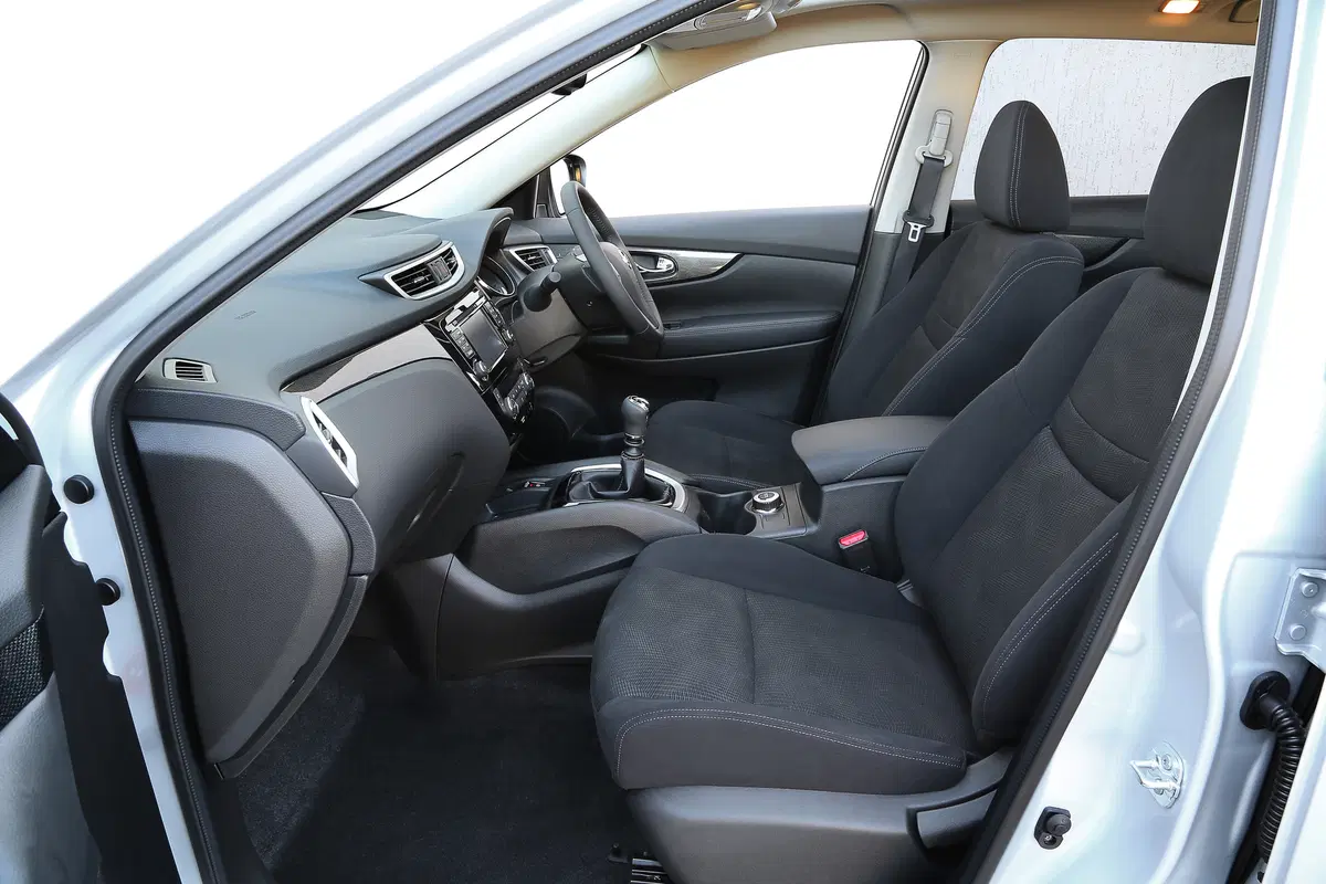 Nissan X-Trail 1.6 dCi 4WD Tekna (42)