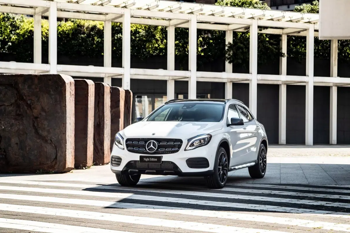 Mercedes CLA, GLA e GLC Night Edition (4)