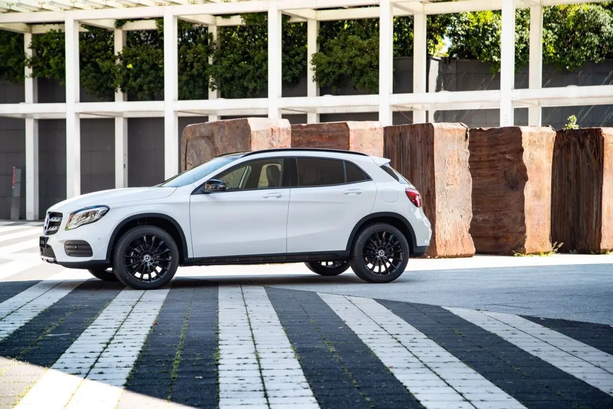 Mercedes CLA, GLA e GLC Night Edition (5)