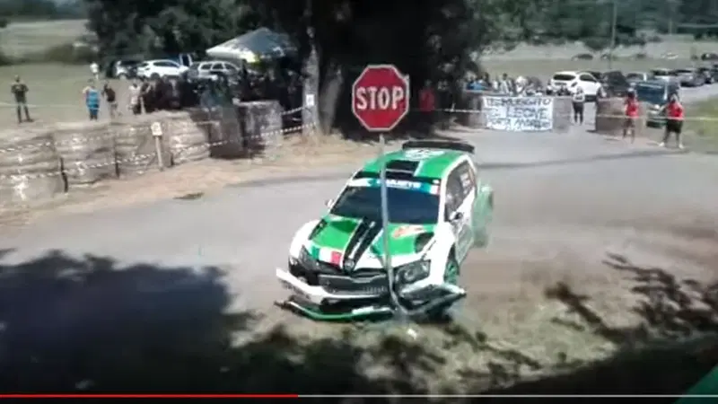 CIR 2018, Rally di Roma: l'incidente al via di Scandola [video]