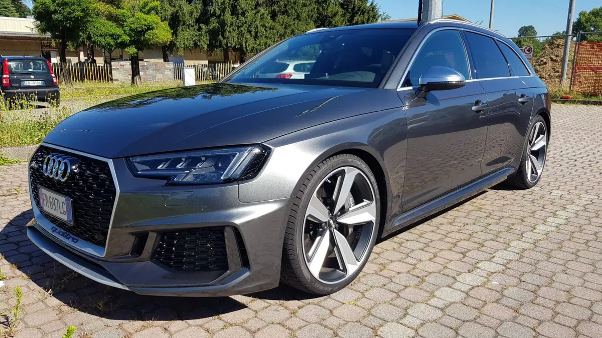 Audi RS4 | Un'esperienza di guida al top, ma serve aggressività (3)