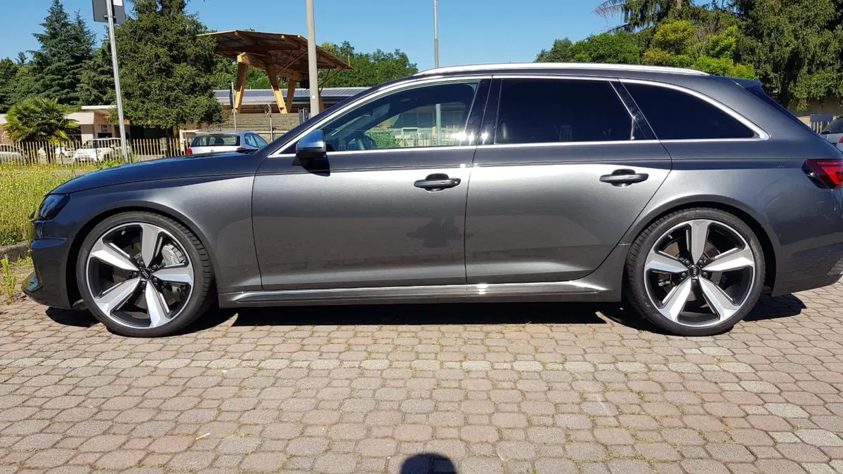 Audi RS4 | Un'esperienza di guida al top, ma serve aggressività (6)