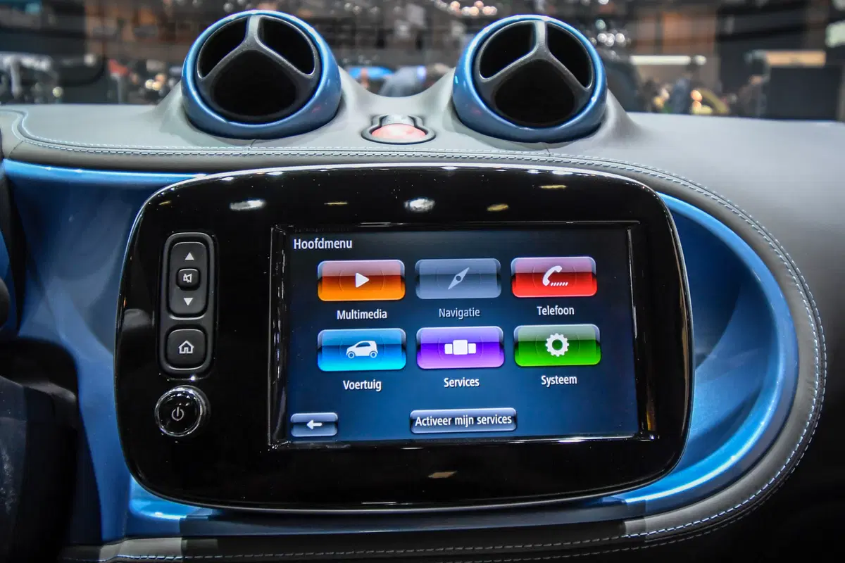 smart EQ fortwo e forfour nightsky Edition al Salone di Ginevra 2018 (3)