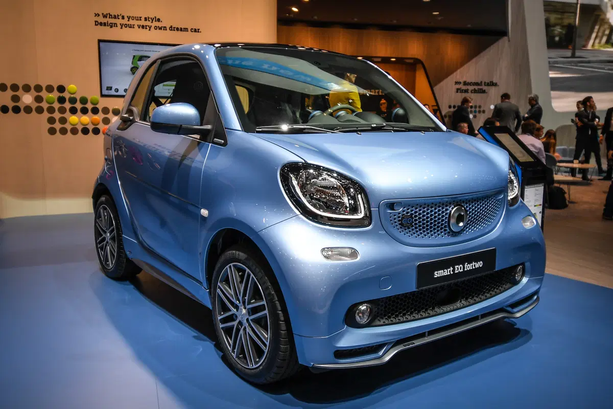 smart EQ fortwo e forfour nightsky Edition al Salone di Ginevra 2018 (4)