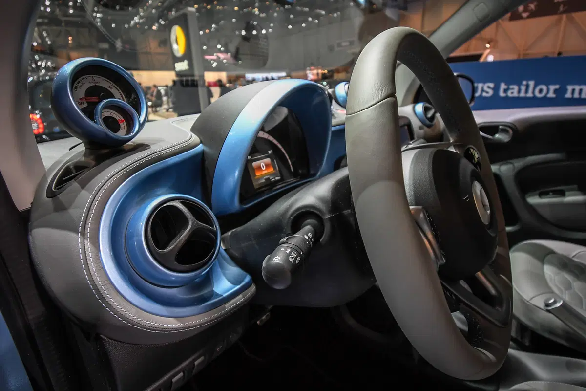 smart EQ fortwo e forfour nightsky Edition al Salone di Ginevra 2018 (12)