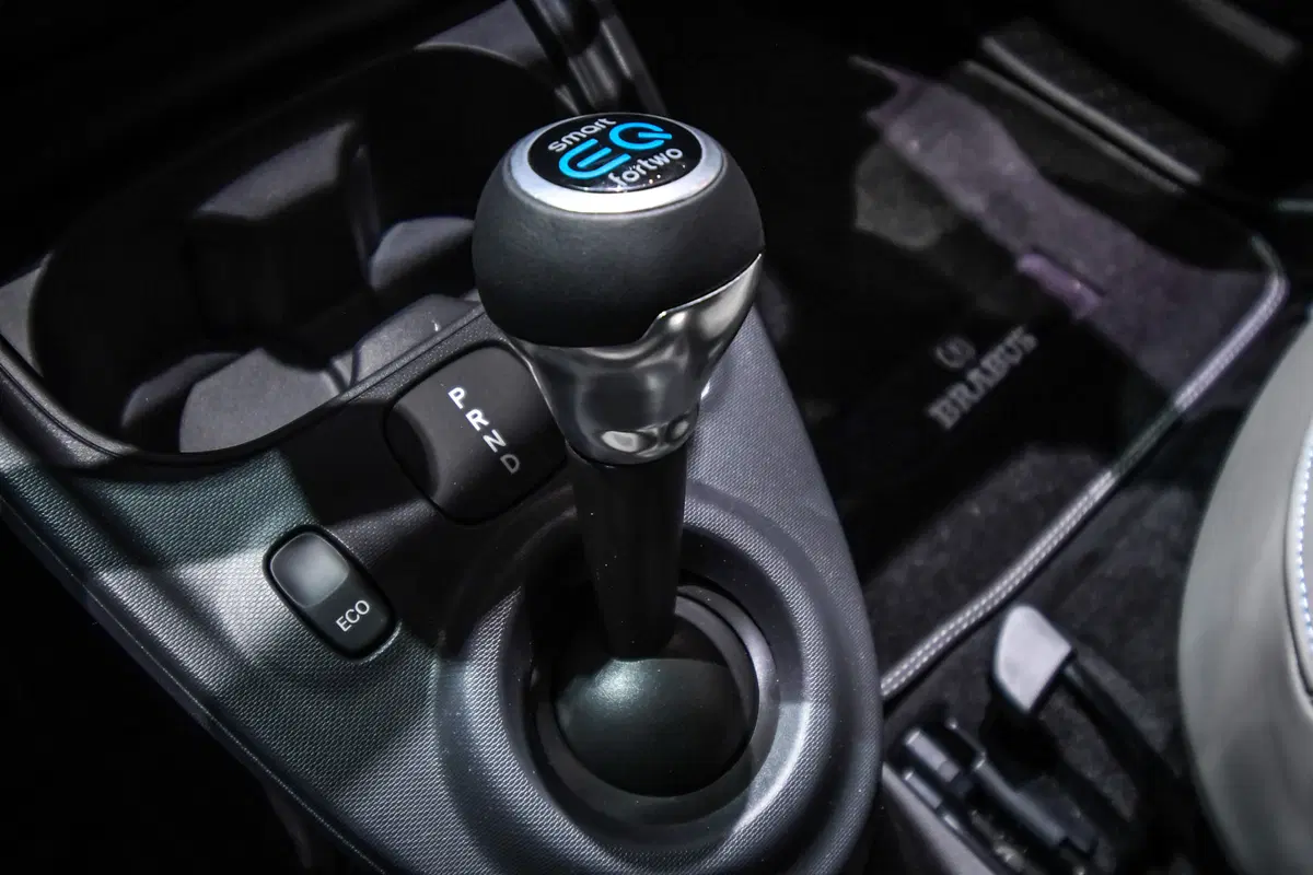 smart EQ fortwo e forfour nightsky Edition al Salone di Ginevra 2018 (15)